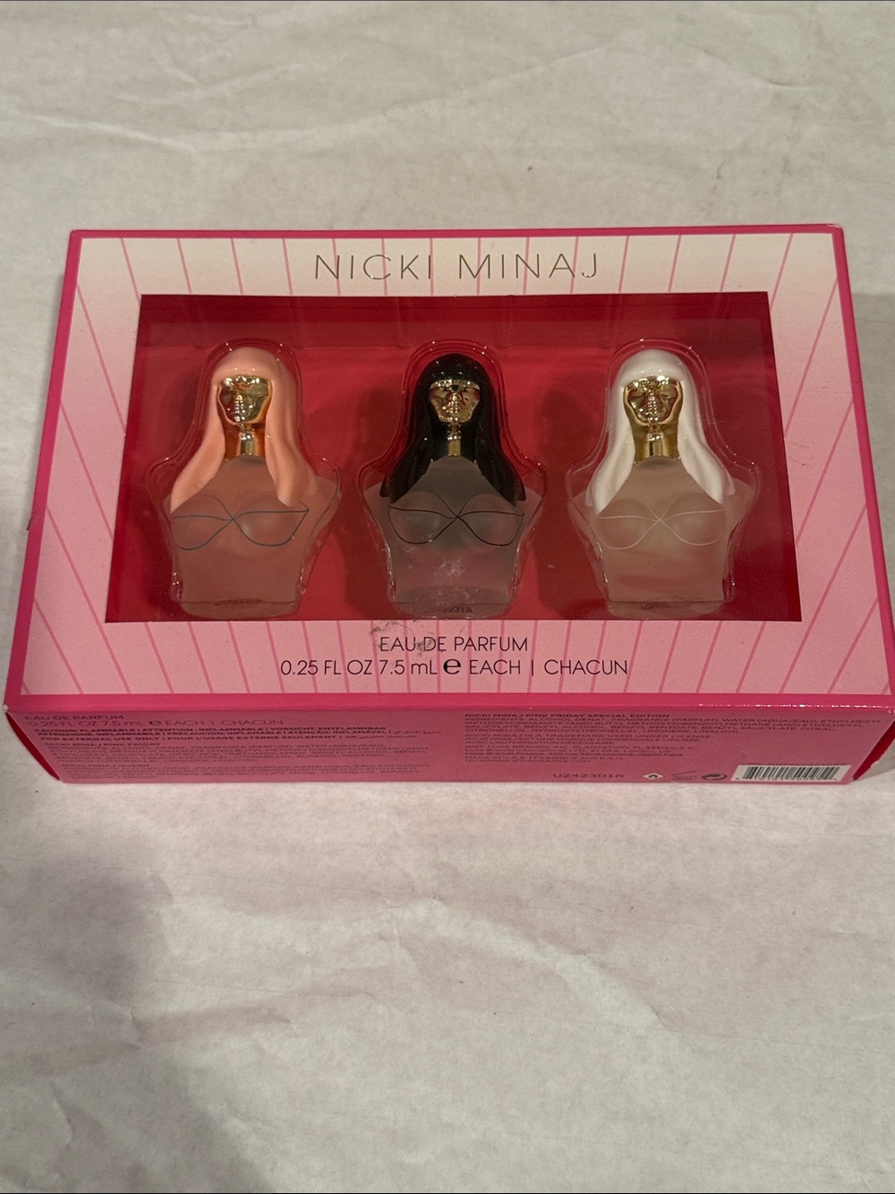 🩵Nicki Minaj Mini Perfume Trio - Pink, Black, White Bottles - Picture 3 of 8